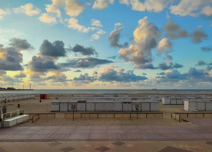 Seaview Heist: 3-Bedroom Flat By The Beach