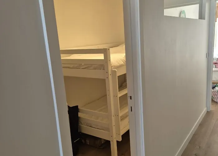 Seaview Heist: 3-Bedroom Flat By The Beach