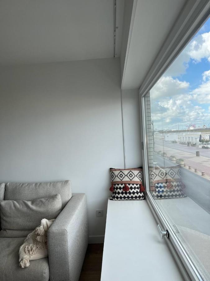 Seaview Heist: 3-bedroom Flat By The *