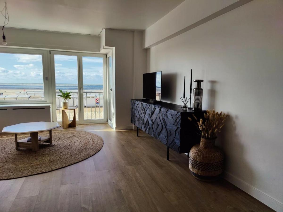 Apartment Seaview Heist: 3-bedroom Flat By The