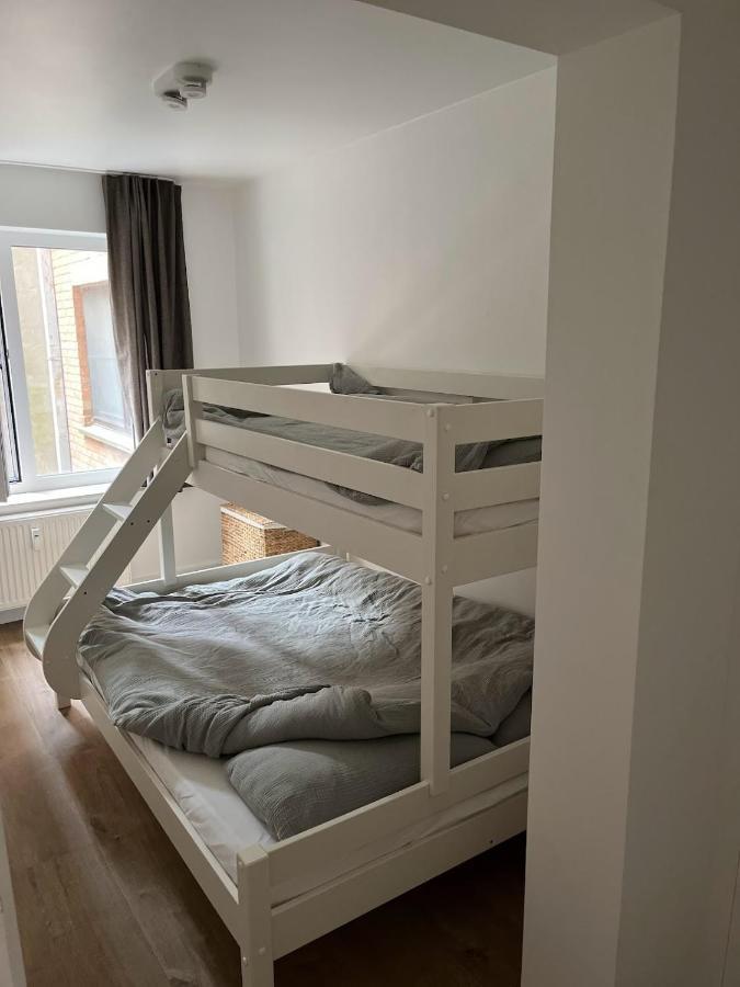 Seaview Heist: 3-bedroom Flat By The Apartment