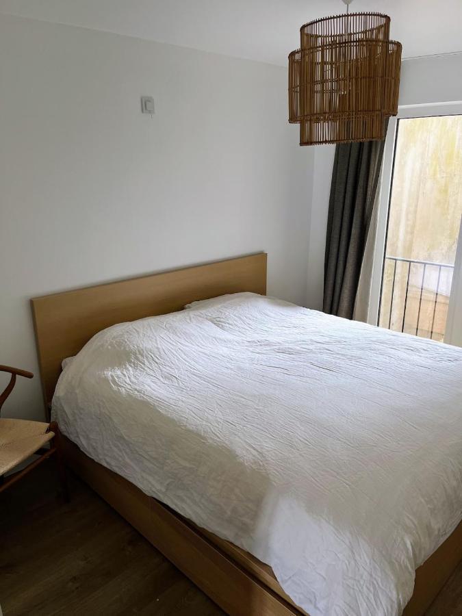 Seaview Heist: 3-bedroom Flat By The